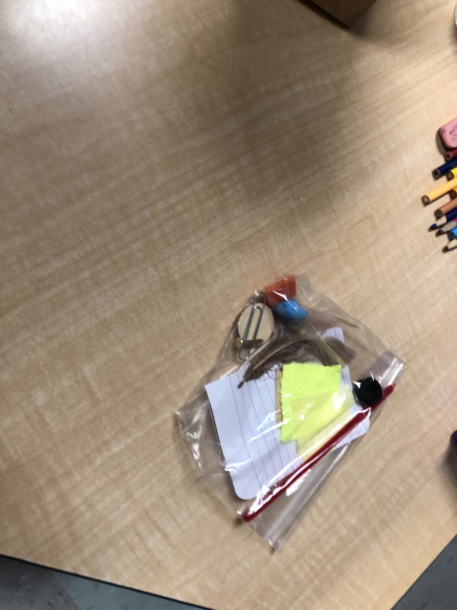 mrmarentette's tweet photo. #Inquiring and #communicating during our virtual Science visit on structures in 1/2D! @MsAwender @mr_dinham @GlenwoodGriffin https://t.co/FRr7UQDhCU