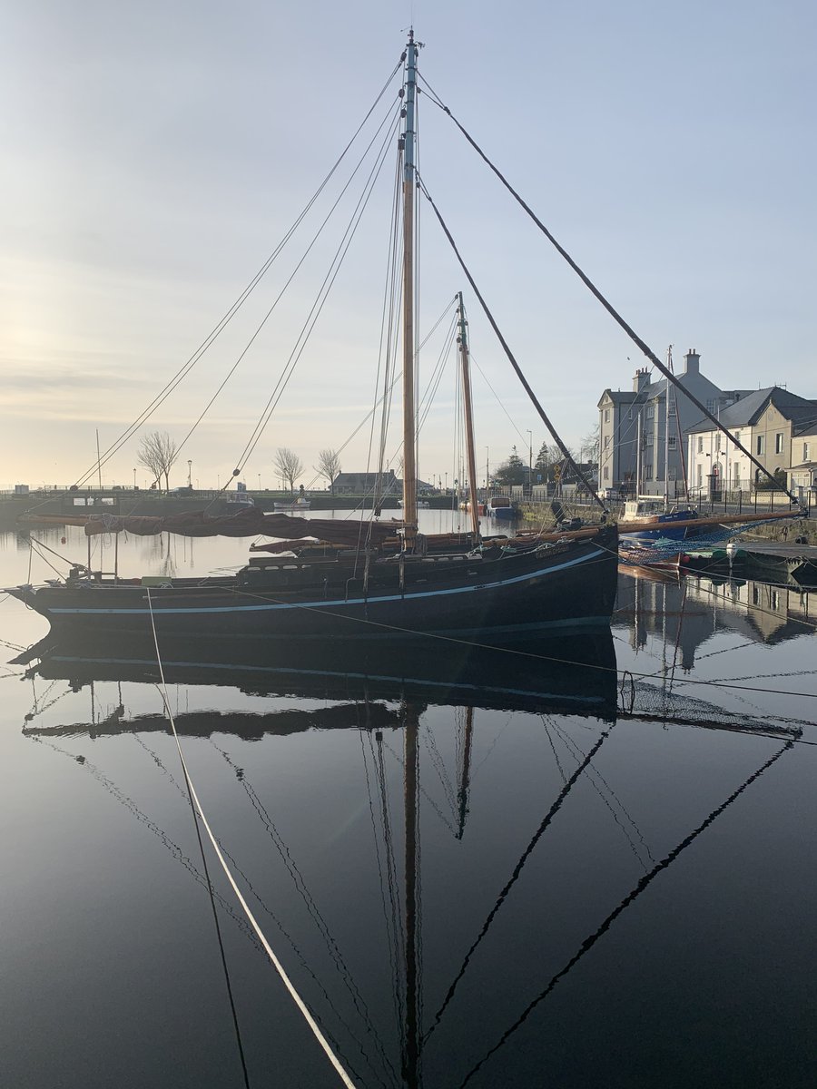 UniOfGalwaySU's tweet photo. It's time for our Doodle Break!
MJ is going to show us how to draw A Galway Hooker💚
Watch here:
https://t.co/7opwfKsJ3K
Let us know how you get on!
#NUIGWhatsOn #WindDownWeek #MindfulDrawing #Galway https://t.co/hTTrtUkMb2