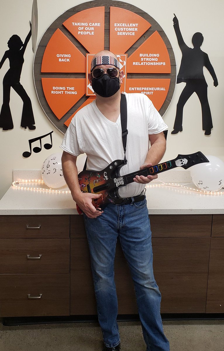 #4122🧡🧡🧡🧡🧡🧡 #$uccess$haring2021!!🧡
🎸🎼🎶Costume Contest *Rock Star*🎸🎼🎶