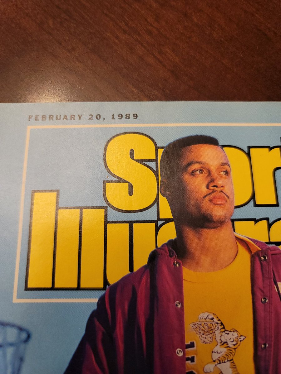 Razor1sportsdad's tweet photo. FBF: Purchased in 1989. Signed in 2021. 🐐
#Mahmoud_AbdulRauf #mint_condition #Legendary https://t.co/ls1XsvGbSQ