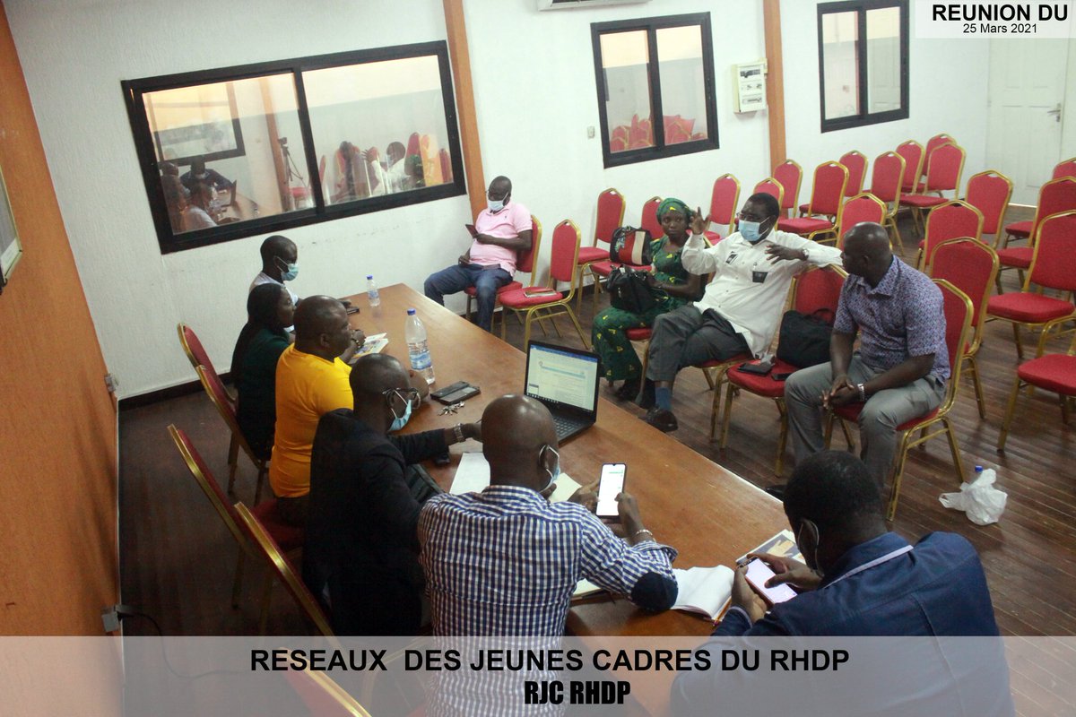 RhdpRjc's tweet photo. Ce 25 Mars à la Rue LEPIC a eu lieu une réunion des vices presidents du @RhdpRjc en presence du president @Ouattar91097517 L'objet était de revoir les conclusions du seminaire tenu a Yakro. Ali OUATTARA remercie tous les participants. https://t.co/iURhBz4ONG