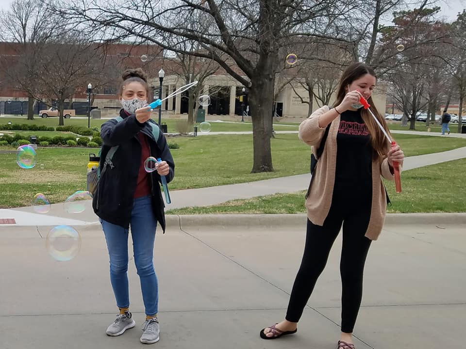 EsuCommProgram's tweet photo. Studies indicate students need healthy ways to diminish daily stress. #Comm research documents the crucial role of “play." Midterms seems an appropriate time to provide our @emporiastate students with bubbles, Play-Doh, and color sheets! #ESUCommProgram #StingersUp #CampusLife https://t.co/4p8BzDZEv3