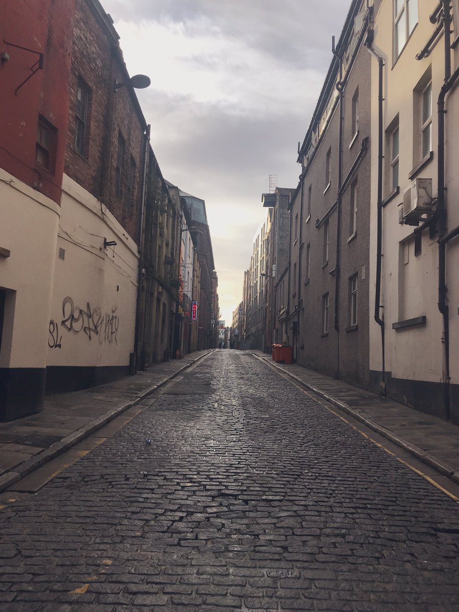 tashontelly's tweet photo. It’s all so....quiet! #liverpoollockdown https://t.co/dJdbijFpUR