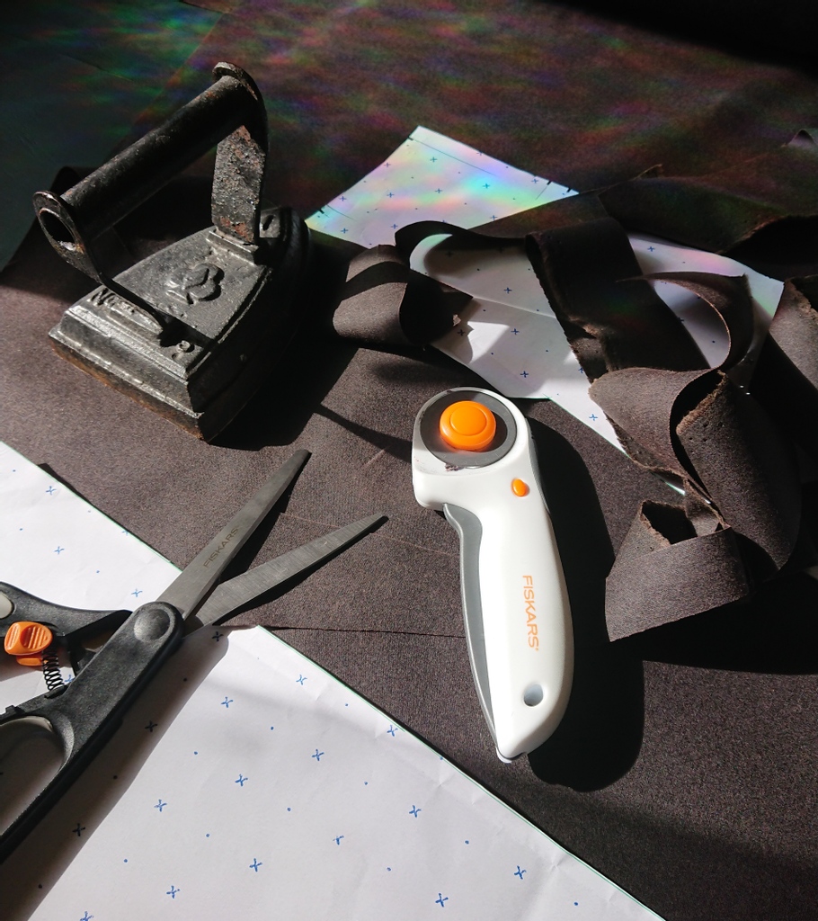 ✂️ MEET THE MAKER:

A day in the life of Odette Insoll, founder of Nouvelle Habit, the beautiful hand-tailored waxed cotton riding skirt that is a modern twist on the old classic and is bringing the elegance back to horseriding.

🔗  thegaitpost.com/meet-the-maker…

#supportsmallbusiness