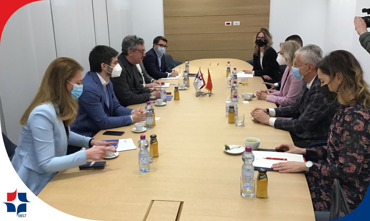 Privrednakomora's tweet photo. Jedno veliko HVALA Privrednim komorama Albanije, Severne Makedonije, Bosne i Hercegovine i Crne Gore na zajedničkoj organizaiciji imunizacije privrednika iz regiona. ⠀
⠀
Vidimo se sutra u Beogradu!⠀
⠀
#oneregiononeeconomy #westernbalkans #covid19 #privrednakomorasrbije⠀

⠀ https://t.co/BLy0FzjHgA