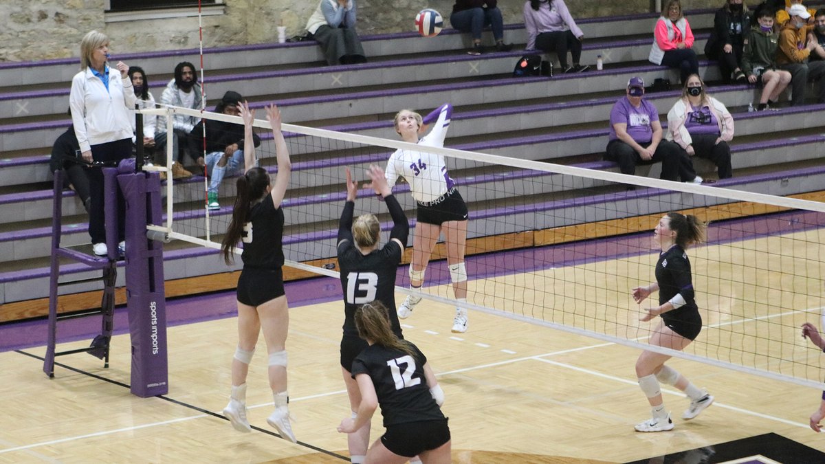 buildersports's tweet photo. Volleyball defeats Avila in regular-season finale
 - https://t.co/TAhRLchzea https://t.co/VQTyvTIP5C