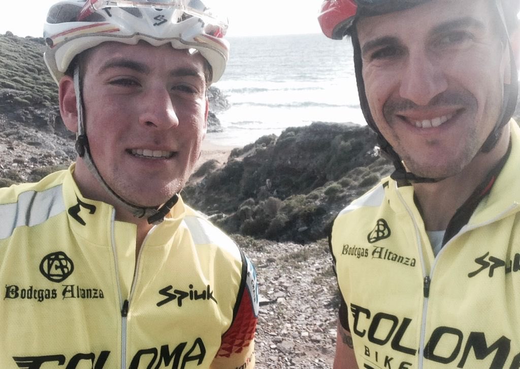 Pasó de ser mi ídolo a mi compañero de equipo, rival y mi director, amigo...
Hoy anuncia su retirada del ciclismo profesional.
Sigue haciendo todo lo que haces por el mountain bike, eres un ejemplo como corredor y persona! 
Un placer haberte acompañado en este día tan especial ❤️