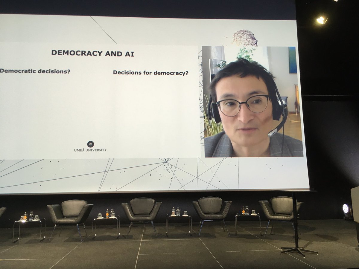 Jon_Olafsson's tweet photo. @vdignum on ai & democracy #democracydigital #iceland https://t.co/rVWNHas7Y0
