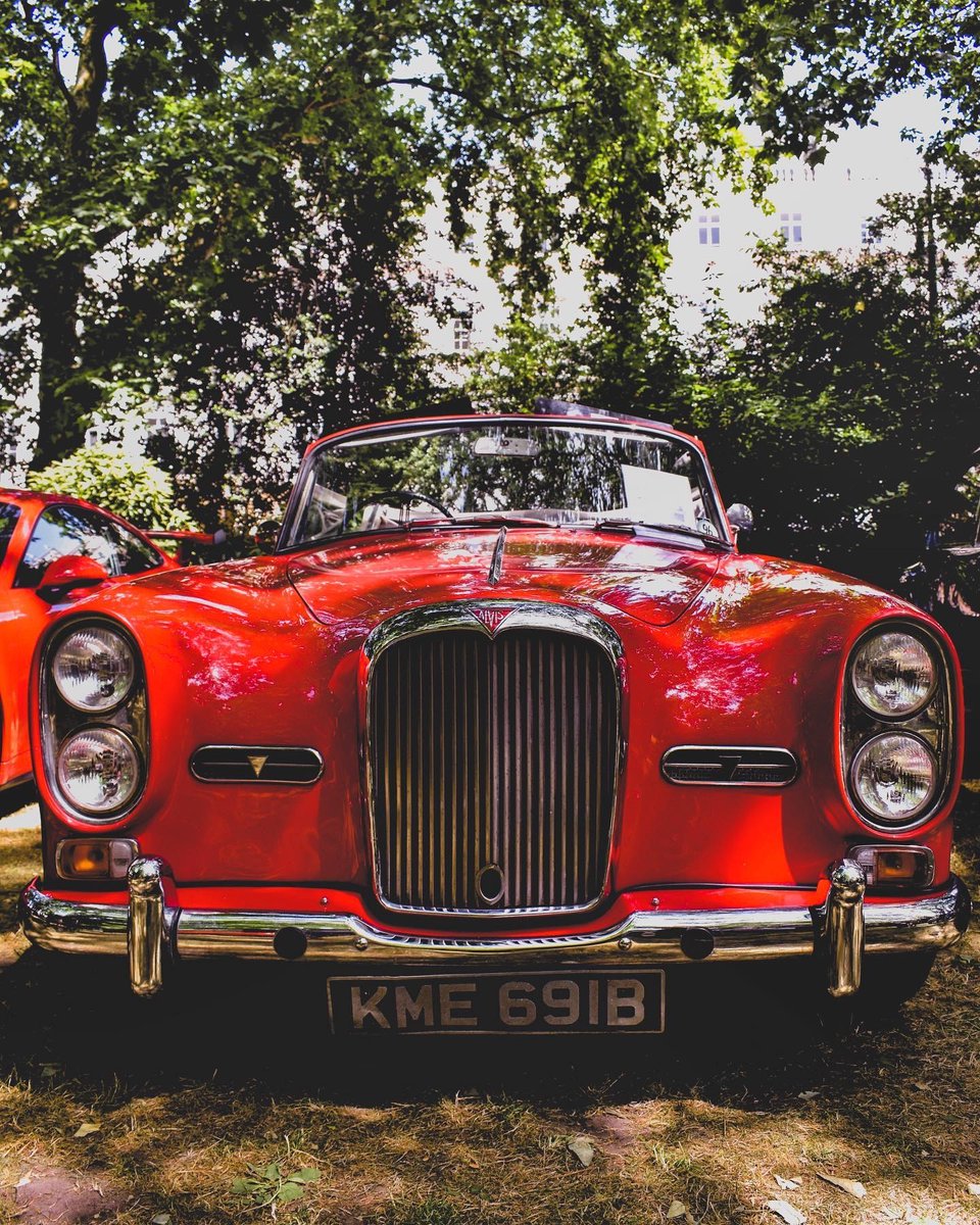 AlvisCarCompany's tweet photo. For #FrontViewFriday, a TE21 DHC as captured by @auto_obscura (IG).
This Alvis is a bit of a celebrity, having featured in the 2015 Alan Bennett film “The Lady in the Van”.
Has it brightened up your day?
#Alvis #Alviscars https://t.co/wUx0f3qR7j