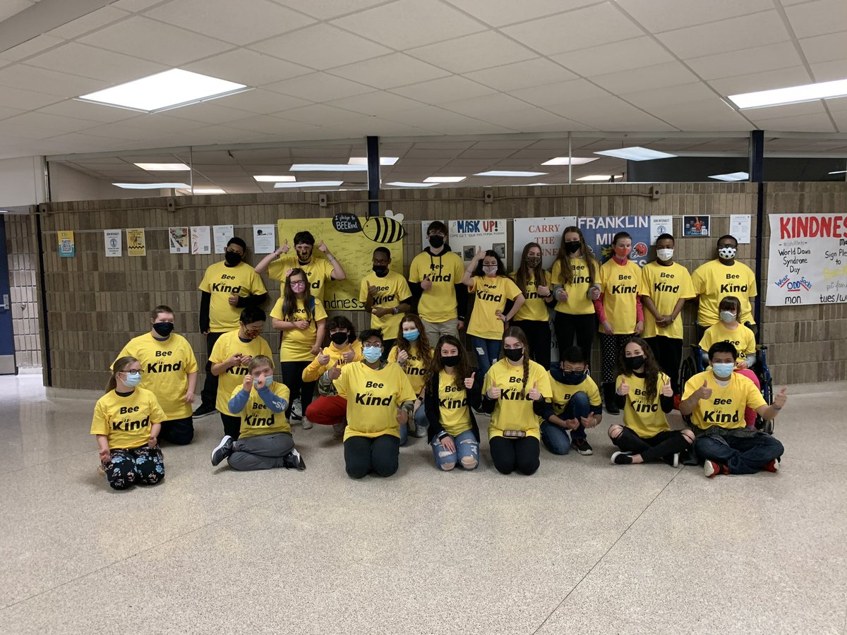 fhspatriots's tweet photo. As kindness week wraps up, students were greeted as they entered the building by members of the “Happy Friday Greeting Committee”. @LivoniaDistrict #LivoniaPride #fhstriad https://t.co/HhrWISmeZM