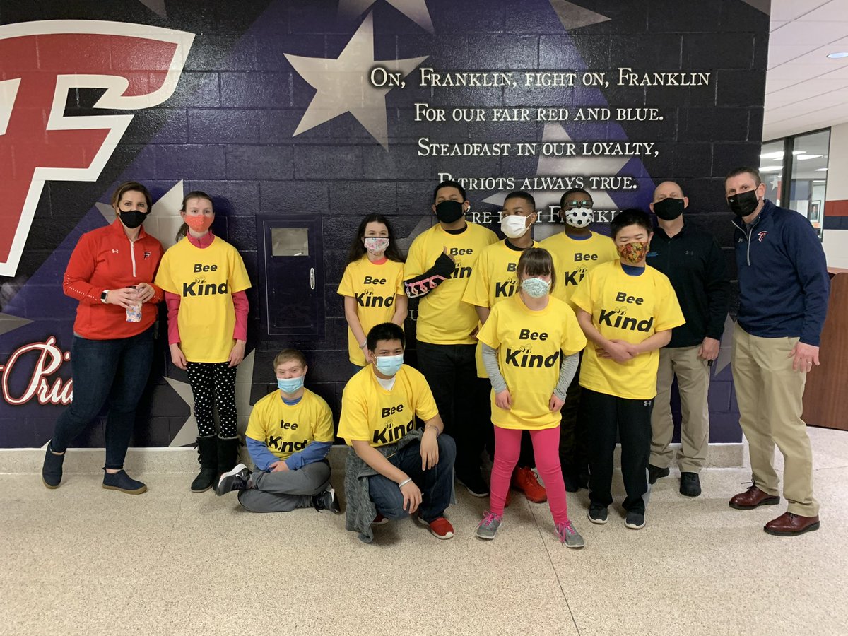 fhspatriots's tweet photo. As kindness week wraps up, students were greeted as they entered the building by members of the “Happy Friday Greeting Committee”. @LivoniaDistrict #LivoniaPride #fhstriad https://t.co/HhrWISmeZM