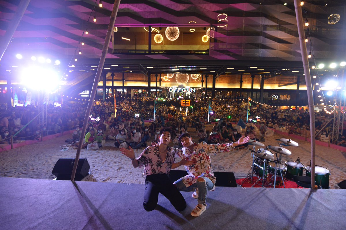 thestreet_th's tweet photo. ส่งภาพรวมปาปี๊น้องกันและเบบี๋ในงาน #TheStreetSummerFest2021 
#TheStreetSummerFestXOffGun 💚💚 https://t.co/HNJNcKmk5o