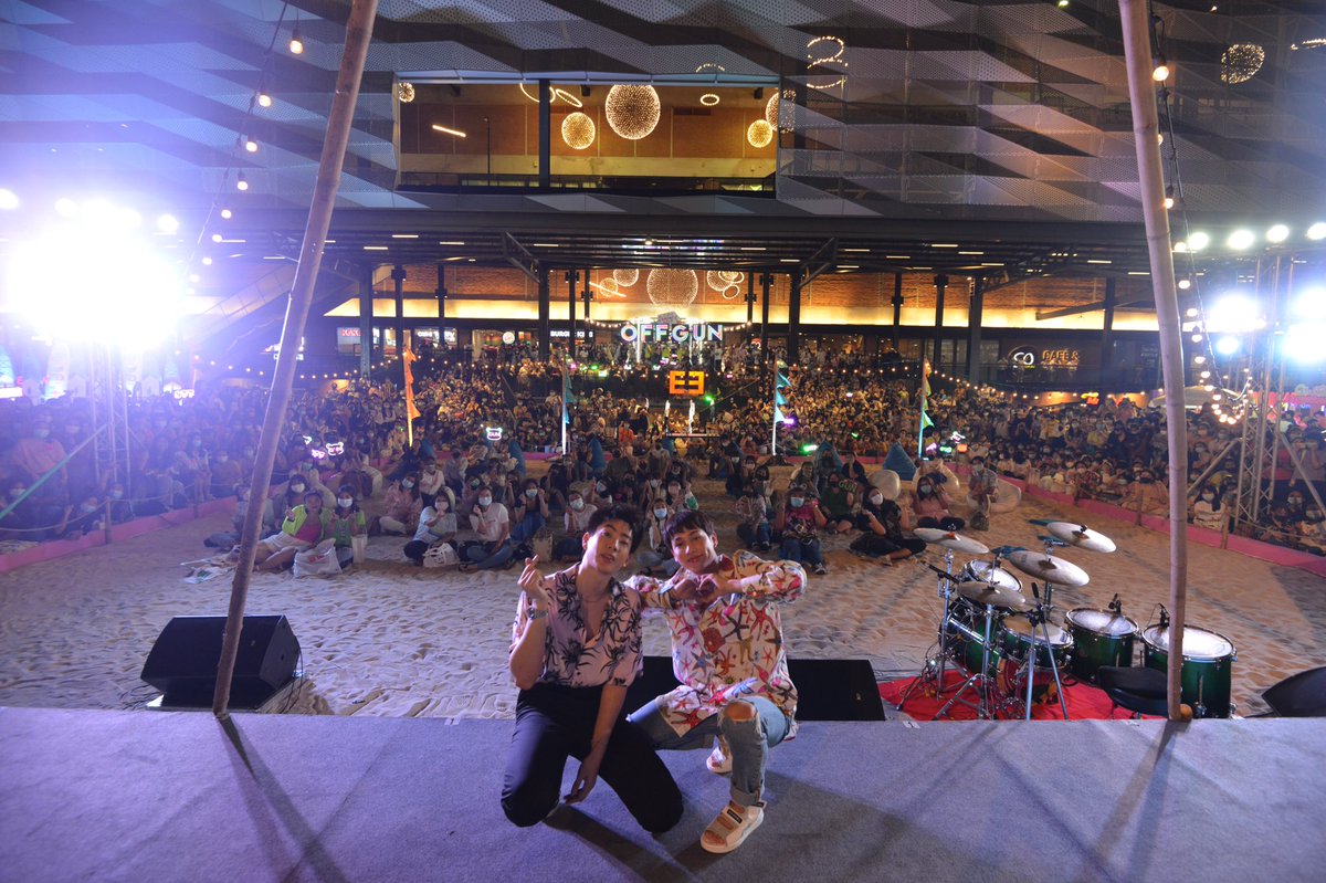 thestreet_th's tweet photo. ส่งภาพรวมปาปี๊น้องกันและเบบี๋ในงาน #TheStreetSummerFest2021 
#TheStreetSummerFestXOffGun 💚💚 https://t.co/HNJNcKmk5o