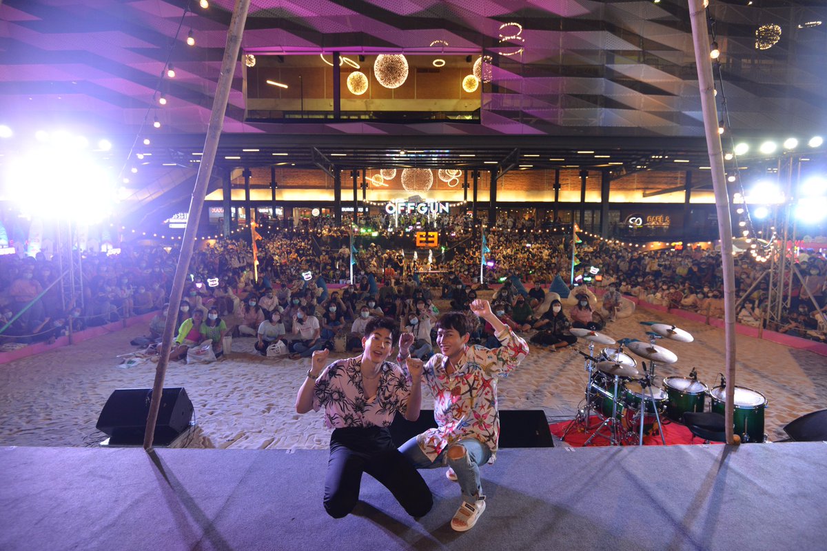 thestreet_th's tweet photo. ส่งภาพรวมปาปี๊น้องกันและเบบี๋ในงาน #TheStreetSummerFest2021 
#TheStreetSummerFestXOffGun 💚💚 https://t.co/HNJNcKmk5o
