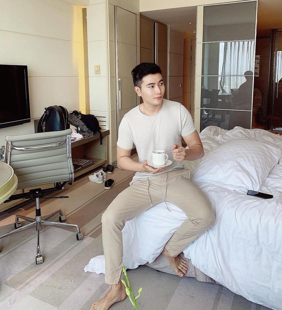 WChen201's tweet photo. Having a cup of coffee ☕ https://t.co/4xLB3JRpAG