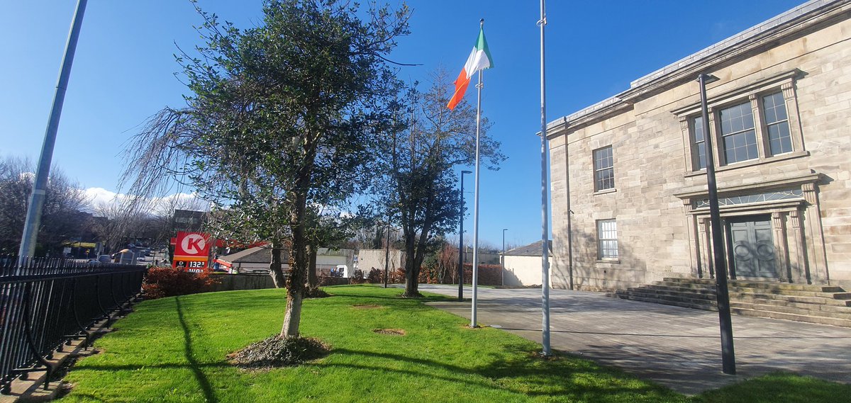 KilmainhamOPW's tweet image. One of many benefits of now having the former Kilmainham Courthouse as part of Kilmainham Gaol Museum are these lovely trees #NationalTreeWeek #NationalTreeWeek2021