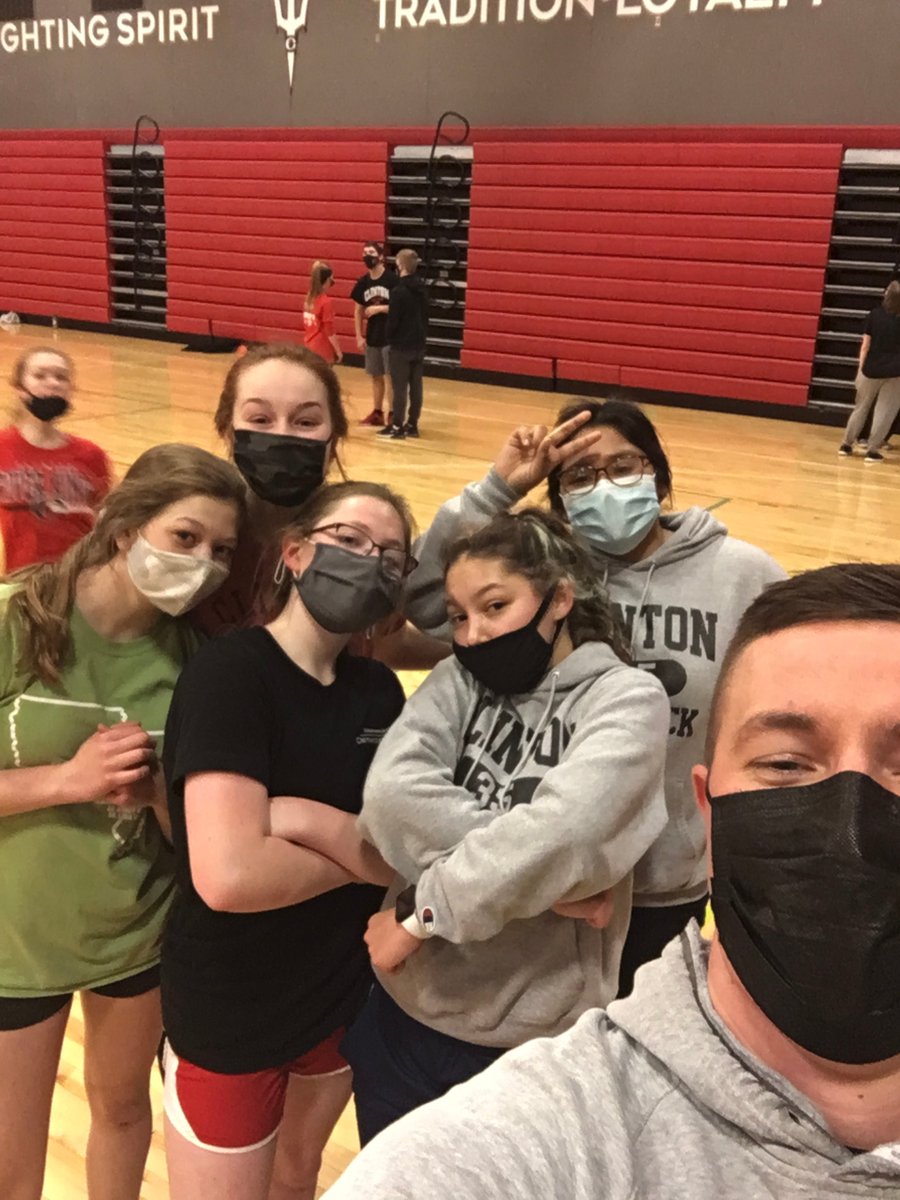 CMS_tracknfield's tweet photo. Don't be fooled, it IS cool to be a "try hard". Back to the track tonight! So excited for this group. #AllGasNoBrakes #WeAreCMS #Tradition #Family https://t.co/0td2rXyKKT