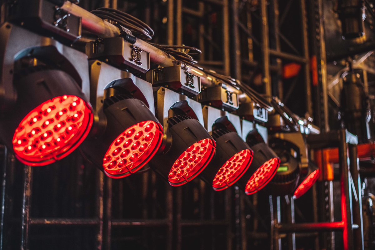 ldpgpr's tweet image. #LightingDesign presents the award-winning Martin MAC Aura. A wash light that lighting designers have turned to the world over due to its versatility as a powerful beam and wash luminaire of the highest caliber. @Martin_Global