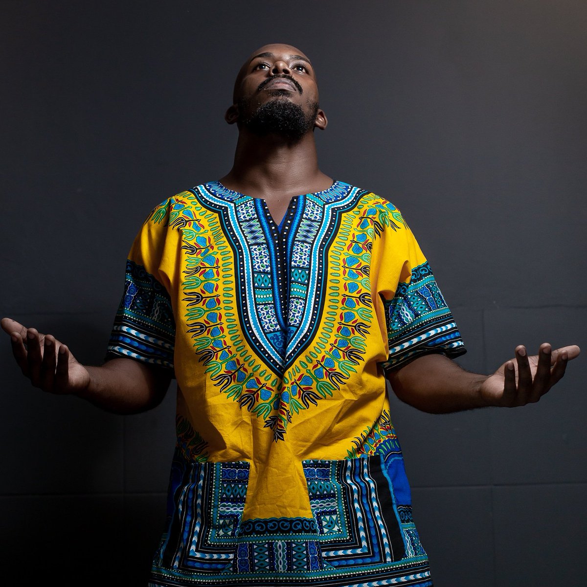 kidblackoffici3's tweet photo. Bom dia manos e manas
Já fizeram sua reza hoje ?
Todo dia eu faço uma reza...
📸 @filipecelestinofoto 
#kidblack #Malê #rap #rapper #hiphop #rapnacional #rapcarioca #hiphopbrasil #hiphopcarioca #ladonegro #nóspornós #sanguesuorelagrimas #trap #avozdasperiferias #blackmusic https://t.co/GQQNpYvXfu