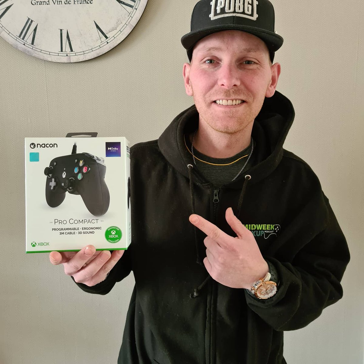 Patjeuh_070's tweet image. Last week purchased the @Xbox @Nacon Compact Pro Controller and must say I&apos;m pretty happy with it plays very well, first I needed to get used to it feels way different in the hand
Unboxing video down here 👇 #Xbox #naconprocompact 

youtu.be/Wqy1-pkecTk