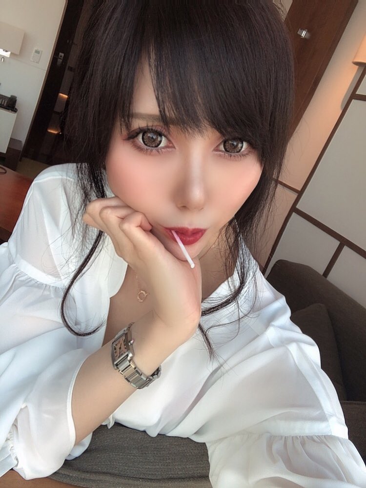 duesenchan_vvv's tweet photo. TikTokを始めて早1年❣️

1番遠い所では沖縄まで機材を持って、1人で撮影しに行きました😂🏝爆

色んな場所をお借りしたり、一緒に撮ってくれるお友達が居たり、感謝に溢れる1年間で、、

現段階で10万3000人の方がフォロワーさんになって下さいました😭‼️

沢山の出逢いをありがとう😊🌏🕊
#TikTok https://t.co/UUztBrpPg7