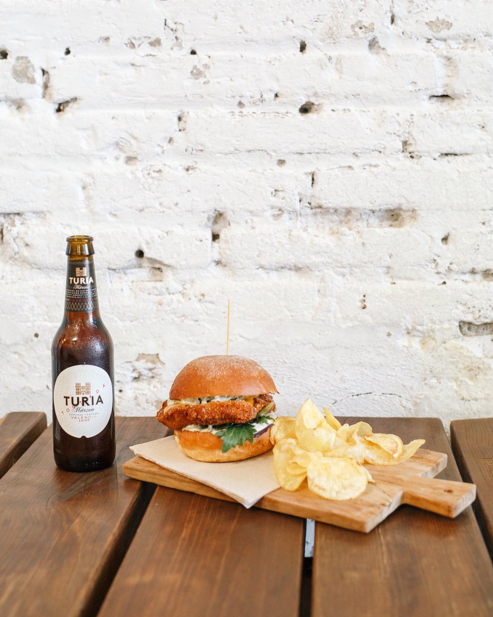 ¡Vuelve <a href="/LaFabricaDHielo/">La Fábrica de Hielo</a> y la gastronomía de La Regional Food Truck!

Acércate este fin de semana y disfruta de la música de Dixie Jumble y Claudio H. &amp; Sergio Renovell 'El Ninho Trompeta' en directo.

Consulta la programación → bit.ly/3f6uBdu