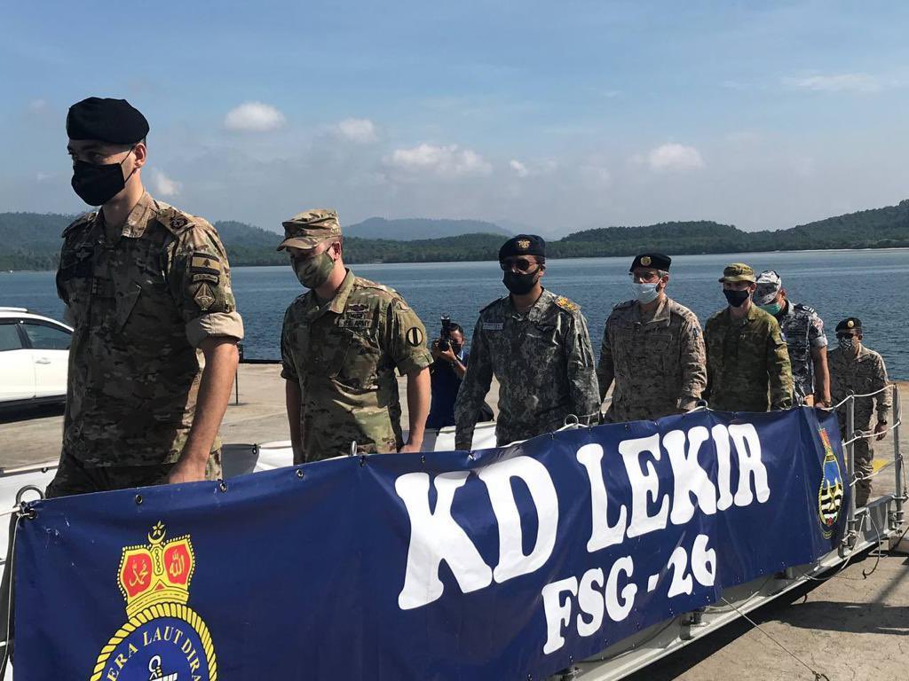 MAFSC_'s tweet photo. 26.03.2021. NRCOS West. MAFSC SERIAL 50/21 Visit to RMN Naval Base Lumut. Consist of Briefing and Demo from KD JEBAT, KD LEKIR, KD TEGUH SAMUDERA and KD GAGAH SAMUDERA. Throughout the program, all CP's were required to adhere the Covid - 19 SOP's. #MAFSC #kdjebat #kdlekir https://t.co/94tCTgTvCc