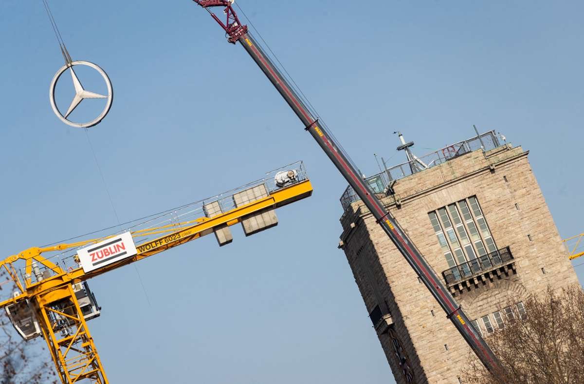 Können wir den Kran für Cannstatt ausleihen wir haben da jemand im Aufsichtsrat #VfB sitzen der sich nur mit so einem Kran wegbewegen lässt #Porth muß fort!