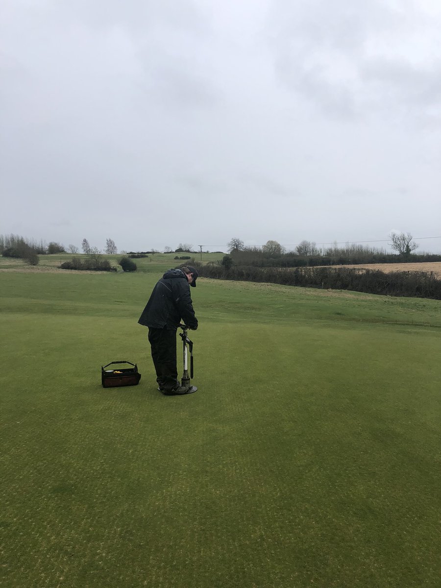GreenkeepersKGC's tweet photo. Bit more preparation @KirtlingtonGolf today.. looking forward to welcoming the golfers back next week ☀️☀️ https://t.co/bc8aSwnPJr