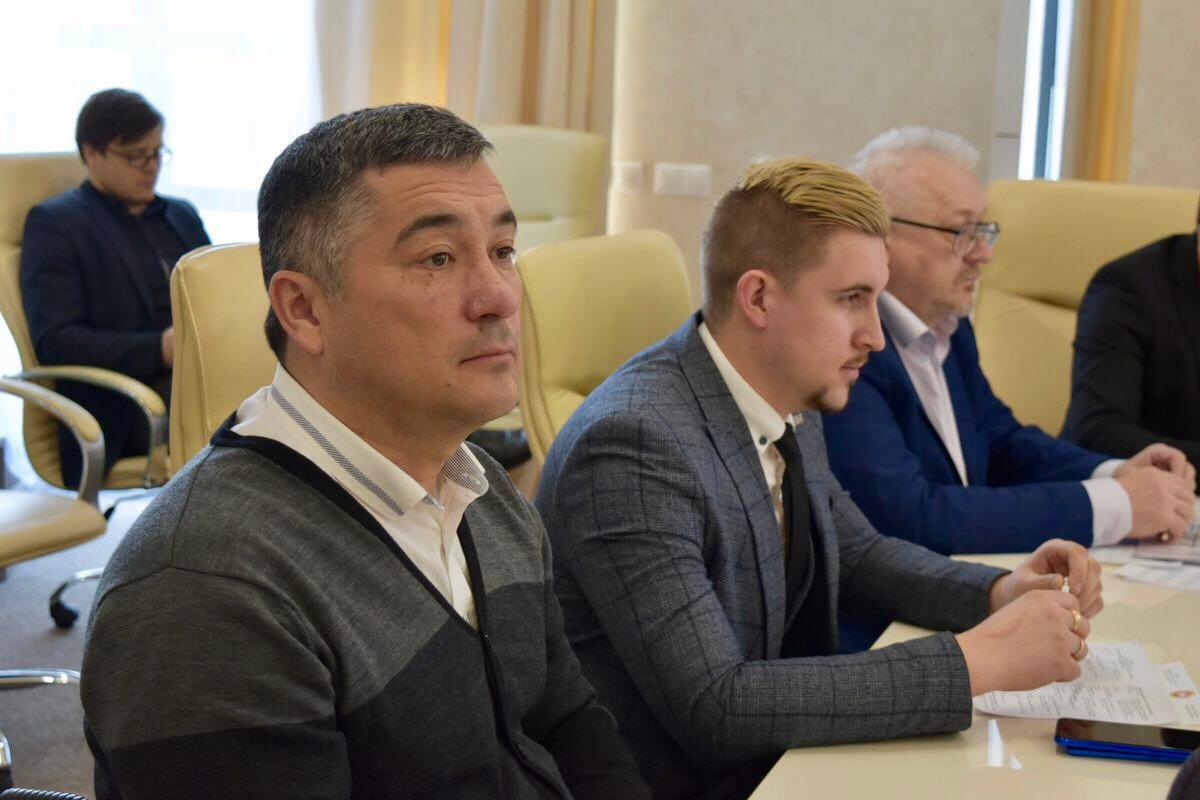 InvestTatarstan's tweet photo. 15 компаний-производителей, 8 крупных республиканских застройщиков и индивидуальные предприниматели установили партнерские отношения на первой открытой площадке для производителей строительных материалов на территории Татарстана https://t.co/NAx1CfjXdf