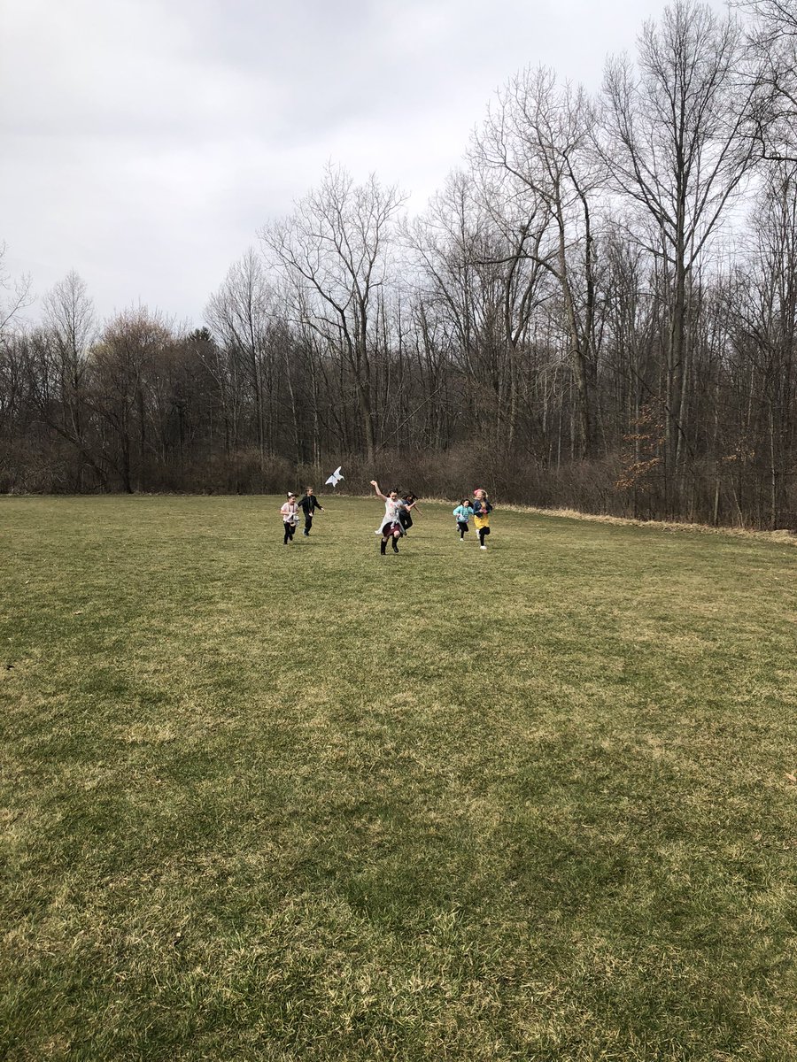 jenstalz's tweet photo. This week was a beautiful week of sunshine and fun! ☀️🌱🪁 @NFSquirePride @mnatali579 @katiepatt4 @DrJoeClark @NicholeNotarian @mrs_harmon5 https://t.co/00zmzOdiK5