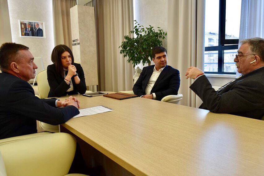 Возможности расширения рынков сбыта для предпринимателей с помощью конгрессно-выставочных мероприятий обсудили руководитель Агентства инвестиционного развития республики Талия Минуллина с генеральным директором Агентства по государственному заказу Татарстана Яковом Геллером.