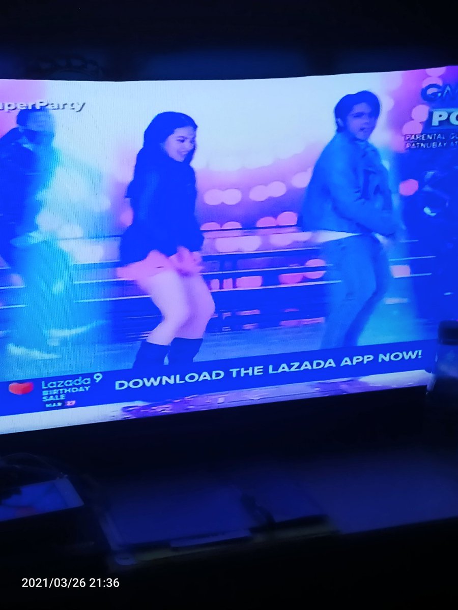 hazelKYJ_YJG's tweet photo. Ayan na guys @dealwithBARBIE performance level at @LazadaPH #LazadaSuperParty
Barbie Lazada9Birthday | #LazadaxBarbie https://t.co/nVLxvqJeS1