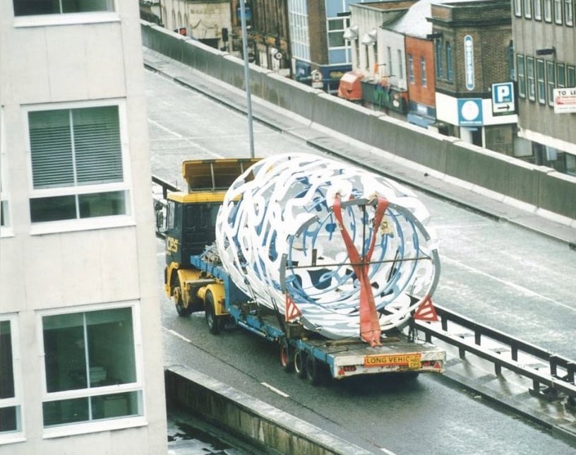 WillFoxxTV's tweet photo. Great snap from 1993! The Bottle of Notes being delivered to Middlesbrough ๐
Photo: James Ashfors
#Middlesbrough #BottleOfNotes #Teesside https://t.co/lkWTaL0luj