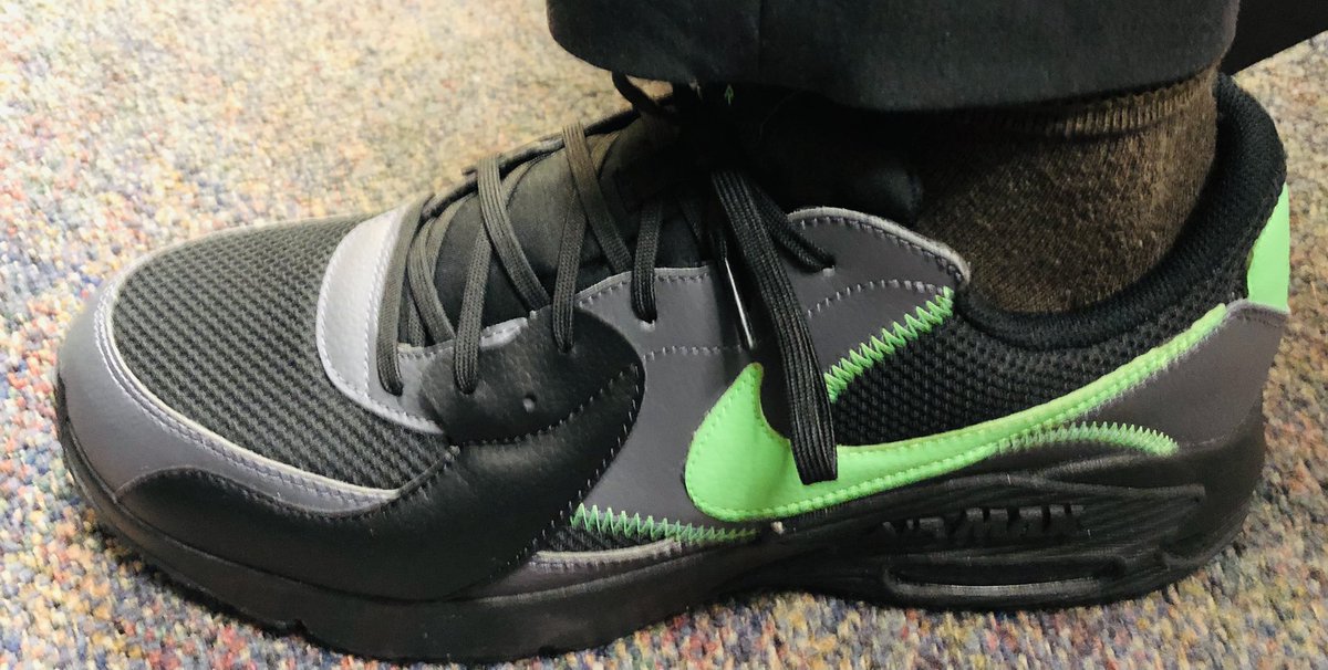 MrBarnett_MECC's tweet photo. Canโt hide my MECC ๐ & Comet ๐ซ pride on a Friday! Just trying to step up my shoe game... ๐ #CometKicks โ๏ธ๐ #MECCUnited ๐๐ซ๐ฉ๐ปโ๐ป #MECCtacular ๐ฅ #TheMECCFactor โ
#GoBigScreen โณ๏ธ @MasonSchools https://t.co/RASsBrauae