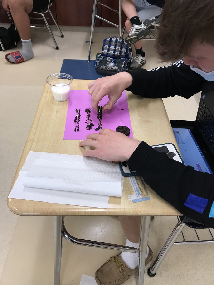KimRauschenber1's tweet photo. OREO Science and ELA combined!  @TallmadgeMiddle @KKnottsTMS https://t.co/2HWatLaOg0
