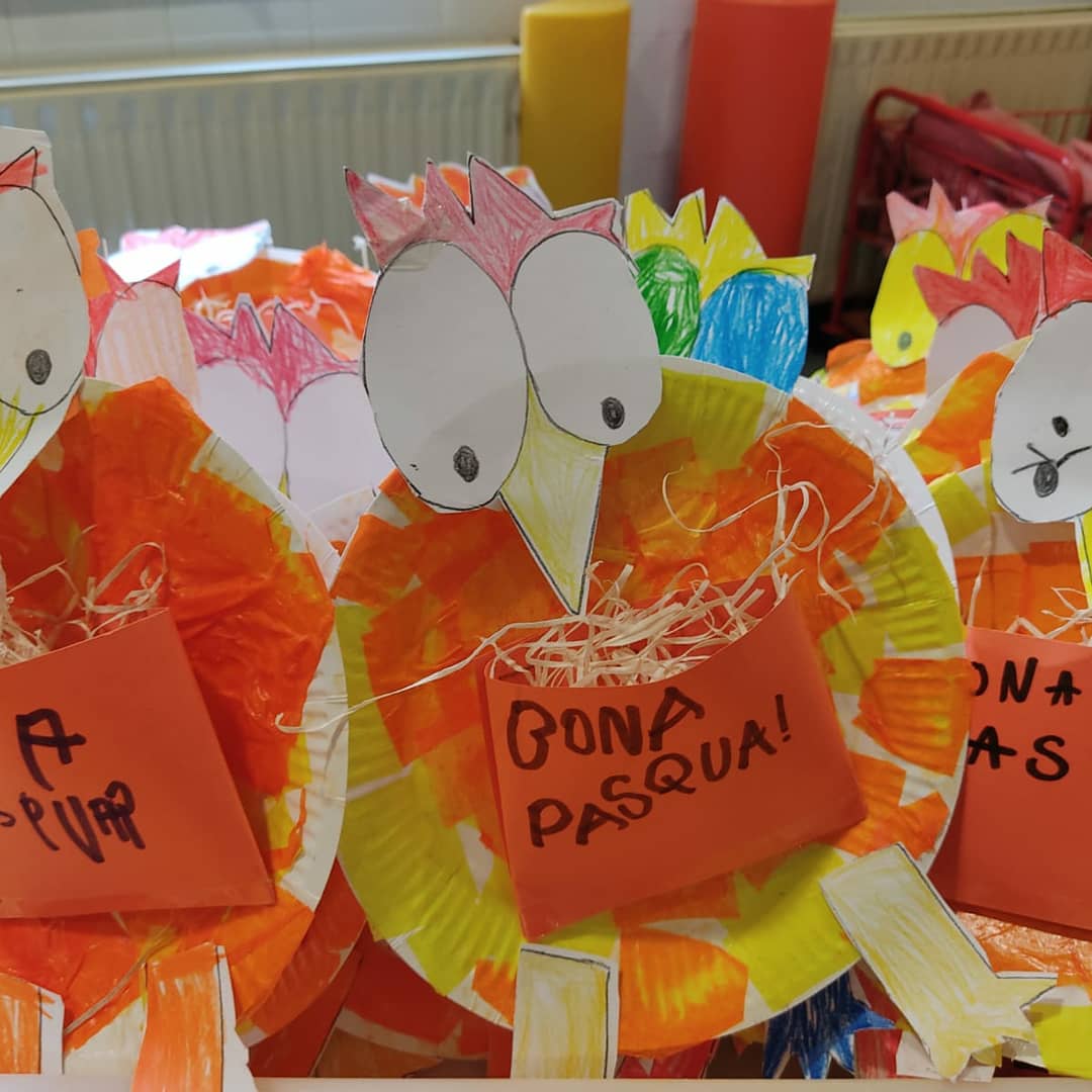 FedacLleida's tweet photo. INFANTIL: Els alumnes d'infantil us desitgem Bona Pasqua amb aquests pollets que han preparat amb molta il·lusió. #pasqua #infantil #somcreatius #easter https://t.co/u30JZdZlSZ