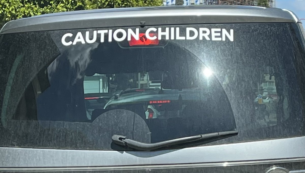 This guy is either a school-bus or the baddest motherf*n driver in town 🖤
#punctuationiseverything