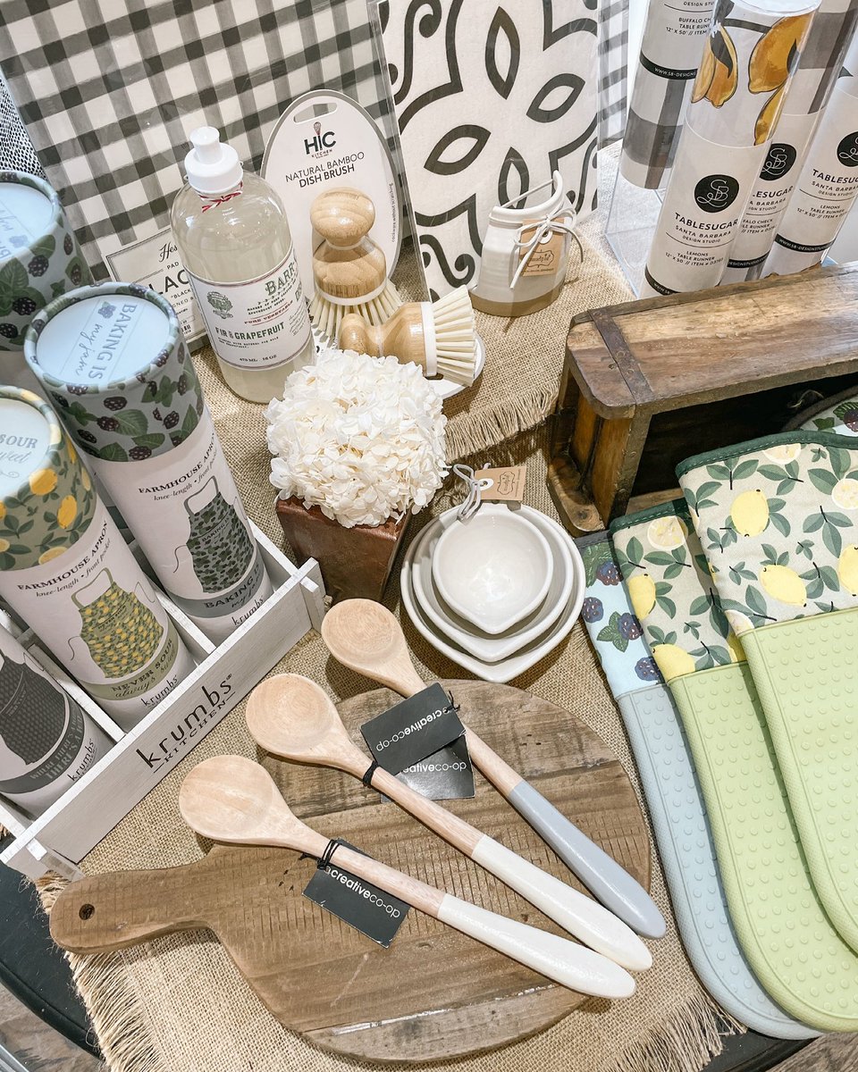 adezine's tweet photo. Who else is thankful that spring has officially arrived?! We have several fun items to brighten up your kitchen a bit! 🍋 

Open 10am-6pm today. Come say hello! https://t.co/WobtSgengV