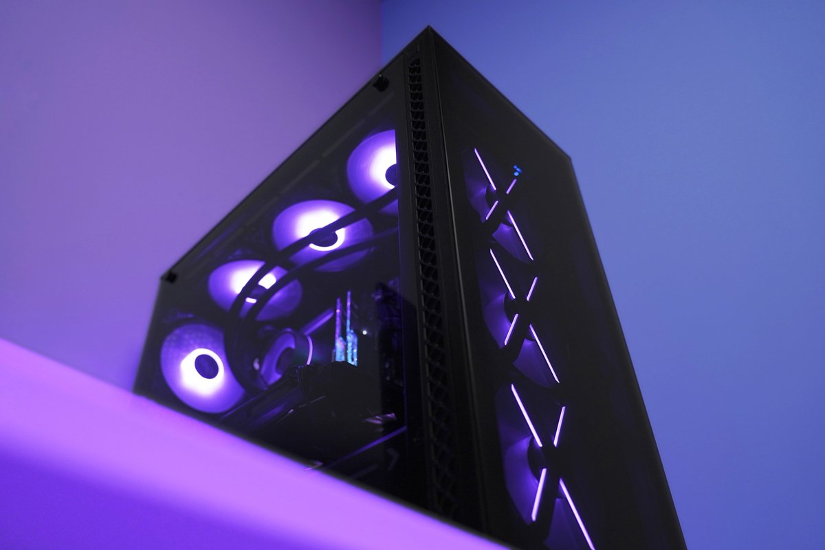 Deepcool_Espana's tweet photo. 💜💜💜💜💜💜💜💜💜💜
#MF120GT +#CASTLE360EX+#MATREXX
#FelizViernesATodos #FelizViernes #Videojuegos #Informatica #RGB #PCGaming #Casemod #AIO #cpucooler #disipador #PCGamer #pcgames https://t.co/Ja6i9REs6H