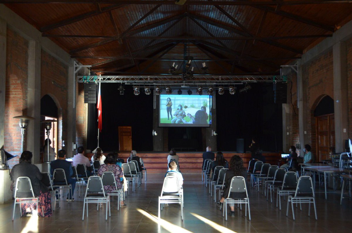 BarrioBello's tweet photo. Esta semana compartimos con los vecinos del barrio Los Jardines, los resultados del diagnóstico participativo. 
La integración entre los distintos sectores es una de las claves para mejorar el barrio.
#participacionciudadana #integracionsocial #peralillo #bellobarrioconsultores https://t.co/jaNmPcszX2