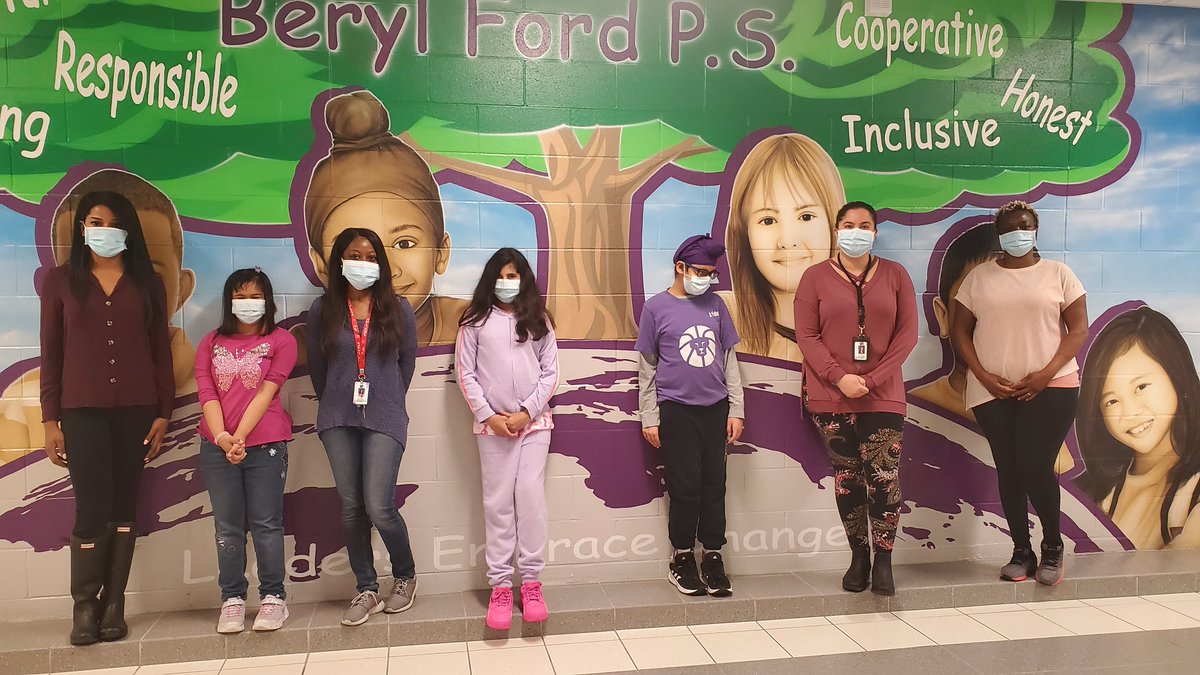 Ms_Manalis's tweet image. Spirit day at school! We are wearing purple for #EpilepsyAwarenessDay 💜💜 #communityclass @PeelSchools @BerylFordPS