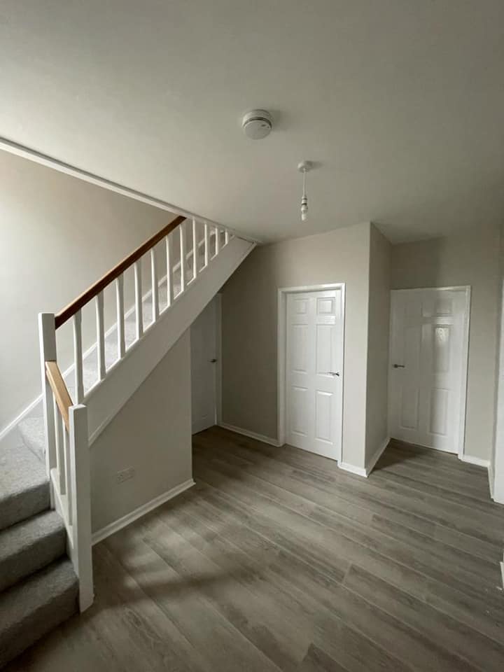 Did you know our painting and decorating services include:
• Wallpapering
• Interior and exterior decorating
• Floor painting
• Wide vinyl
• Specialist coatings
• Spray painting

For domestic, business, commercial, hospitality and retail, message us to find out more!