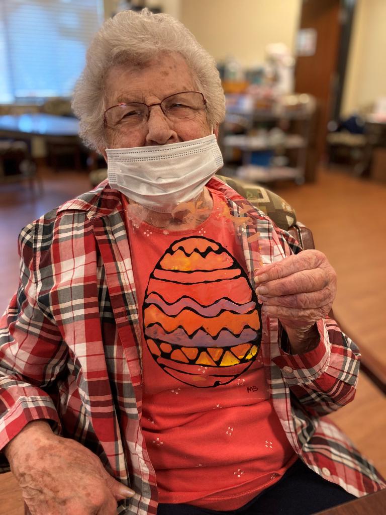 Wabash_WB's tweet photo. We're preparing for Easter with these Easter egg sun catchers! #TrilogyLiving #Artisans @ClareTravis18 https://t.co/auJ7iSy1mP