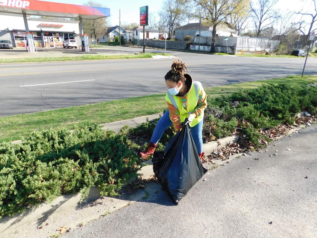 Celi4Change's tweet photo. A huge thank you to the Magic City Blight Busters team and all of the residents and neighbor officers who came out to volunteer in Rising-West Princeton this past Saturday!
#BlightBusters #WestSide https://t.co/hQ4Tqy0WdG