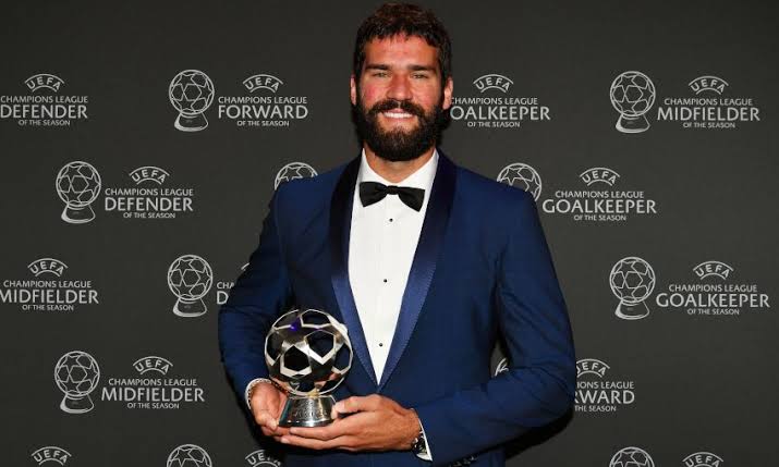 The_Gerrard_Era's tweet photo. Only Goal Keeper to win 3 golden gloves in one season.

Under appreciated. https://t.co/lltv6ftDW1