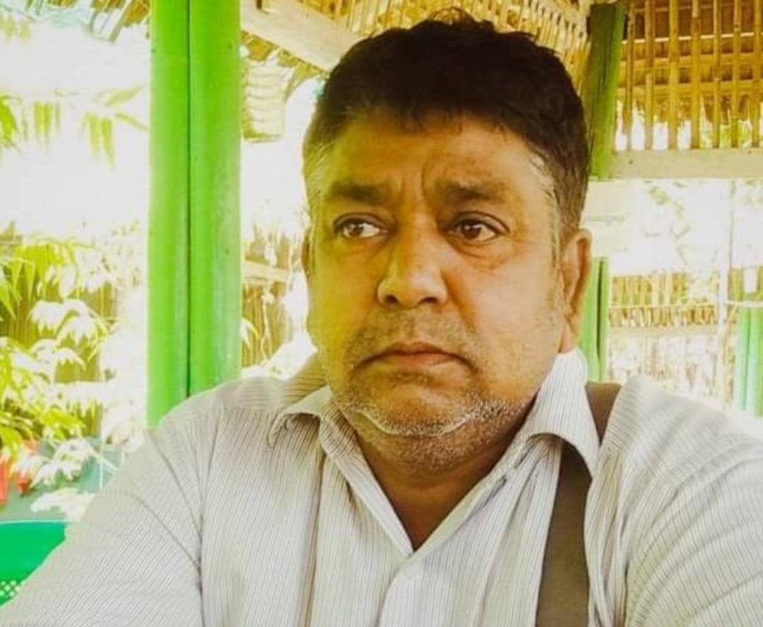 NiKhinsan's tweet photo. Journalist, Tin Shwe(MinBu) from #MagwayPost got forcefully abducted on Mar 26 morning by Junta's terrorist force. He was charged with 505(A) and was currently sent to Magway prison.
INTERNET DARK ERA
#Mar26Coup
#WhatsHappeningInMyanmar
#JournalismIsNotACrime https://t.co/EMPIRortKa