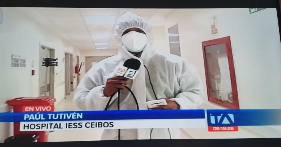 paultutiven's tweet photo. Ayer y durante la madrugada de hoy, al IESS Ceibos llegaron 100 persomas más con #Covid19. La cifra de fallecidos en Guayaquil pasó de 10 a 25. 
Así como lo leen, 25 personas mueren diariamente con coronavirus en Guayaquil. A CUIDARSE. https://t.co/W9Hyh4fxrL