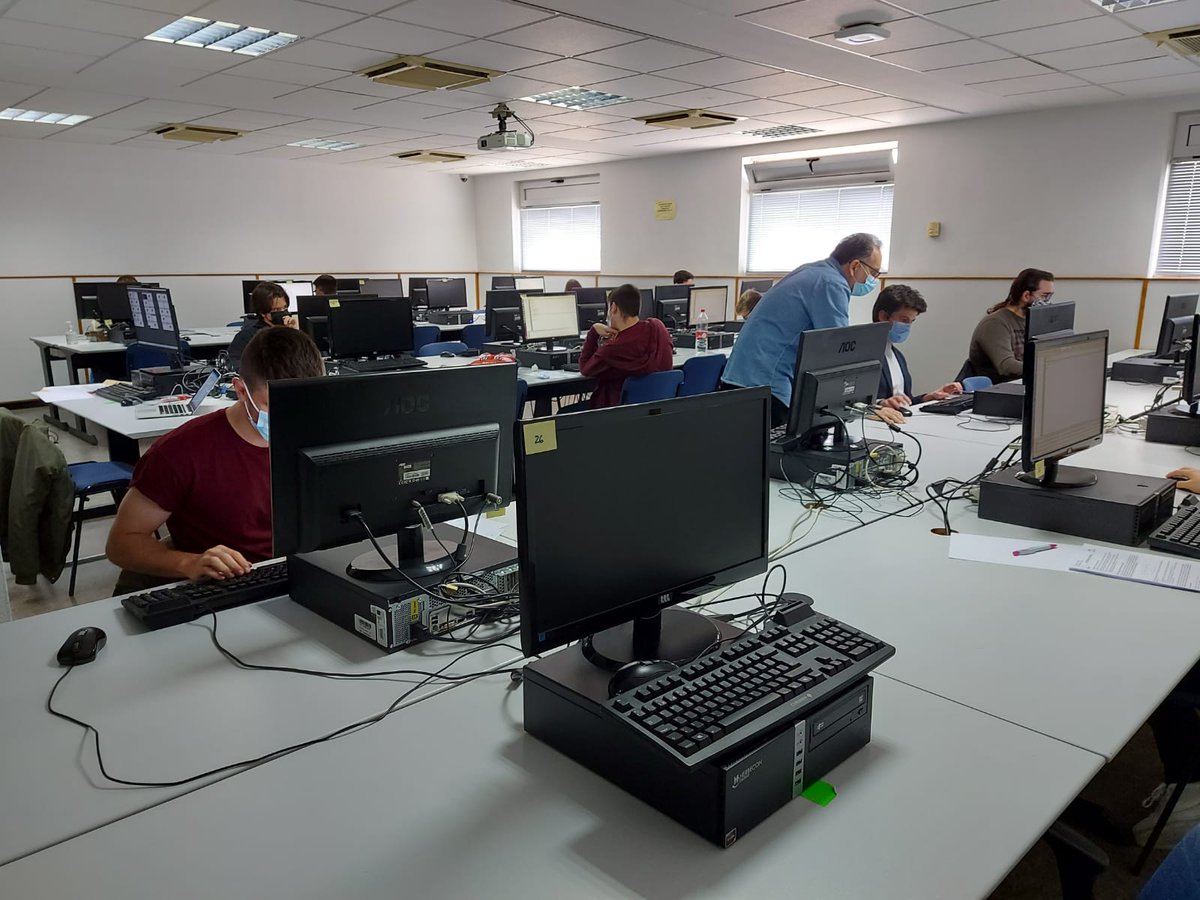 EPSAlicante's tweet photo. Hoy en la Olimpiada de Informática https://t.co/dFwWk6I5mW