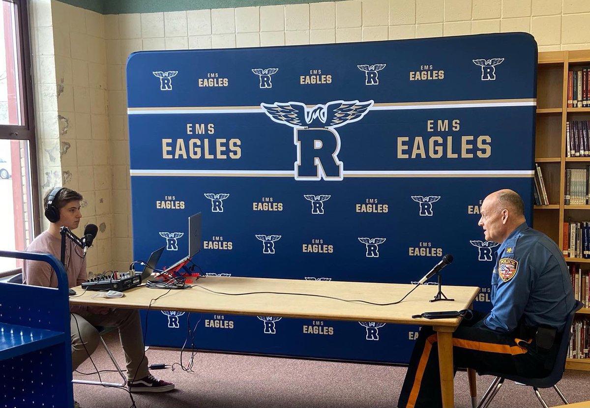 curleyqanda's tweet photo. Huge shoutout to Roxbury’s finest! Chief Palanchi sat down with a Journalism student to discuss the Police Department’s Community Outreach! Thank you Chief Palanchi for providing great insight 💛💙 @RoxburyPD https://t.co/T7pHpvm3VR